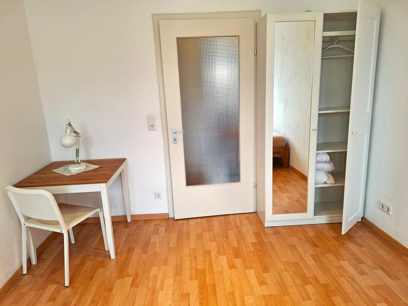 Private Apartments With Direct Subway Entrance Fuerth Ngoại thất bức ảnh