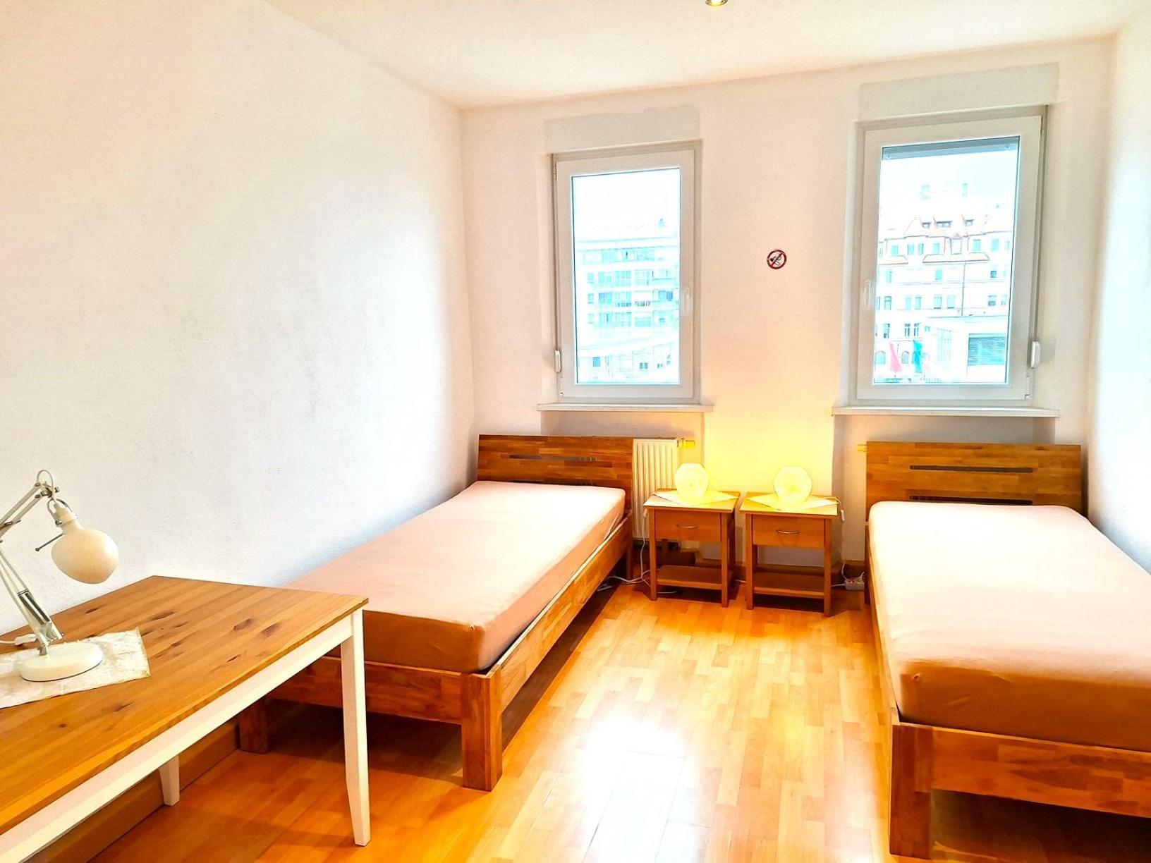 Private Apartments With Direct Subway Entrance Fuerth Ngoại thất bức ảnh