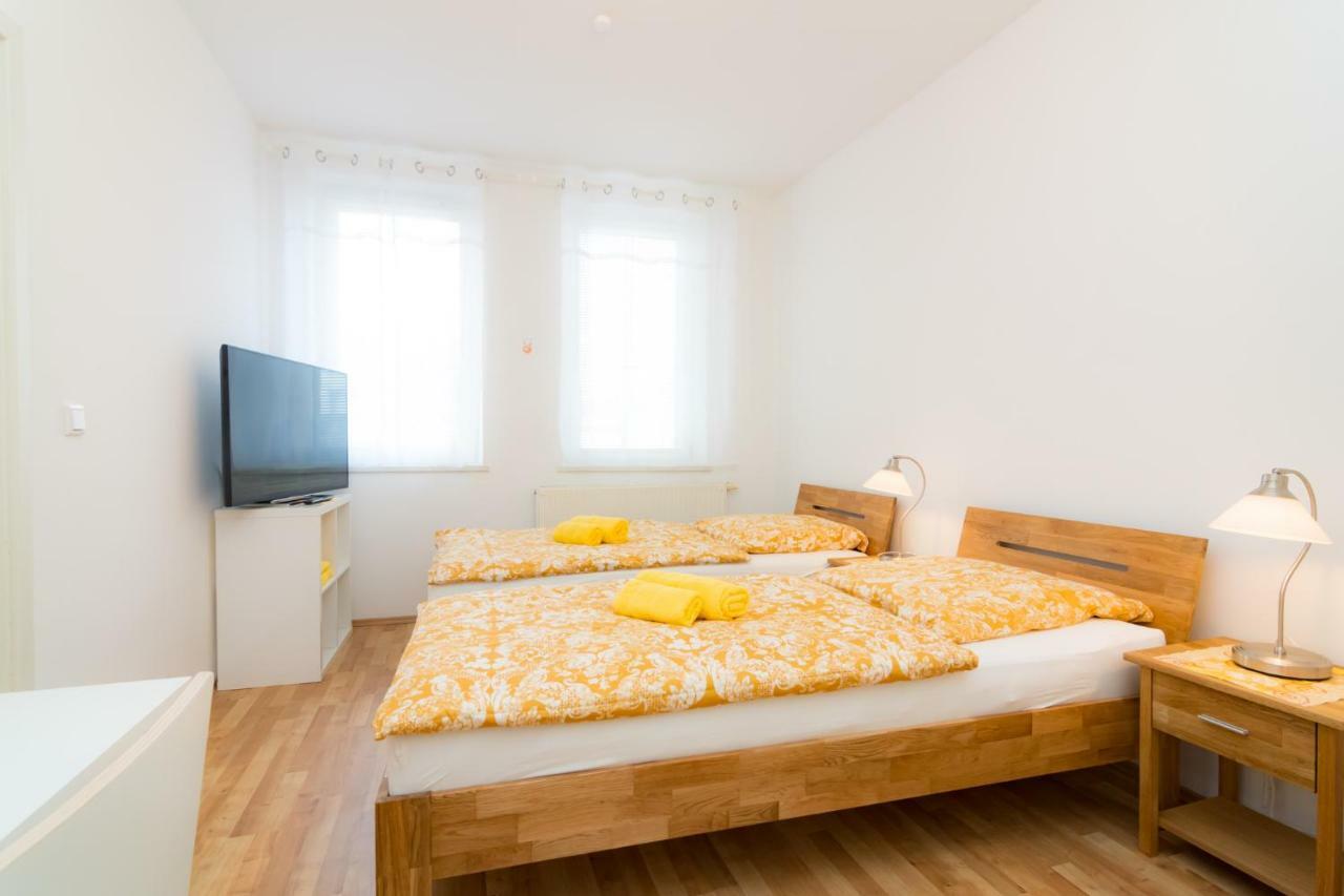 Private Apartments With Direct Subway Entrance Fuerth Ngoại thất bức ảnh
