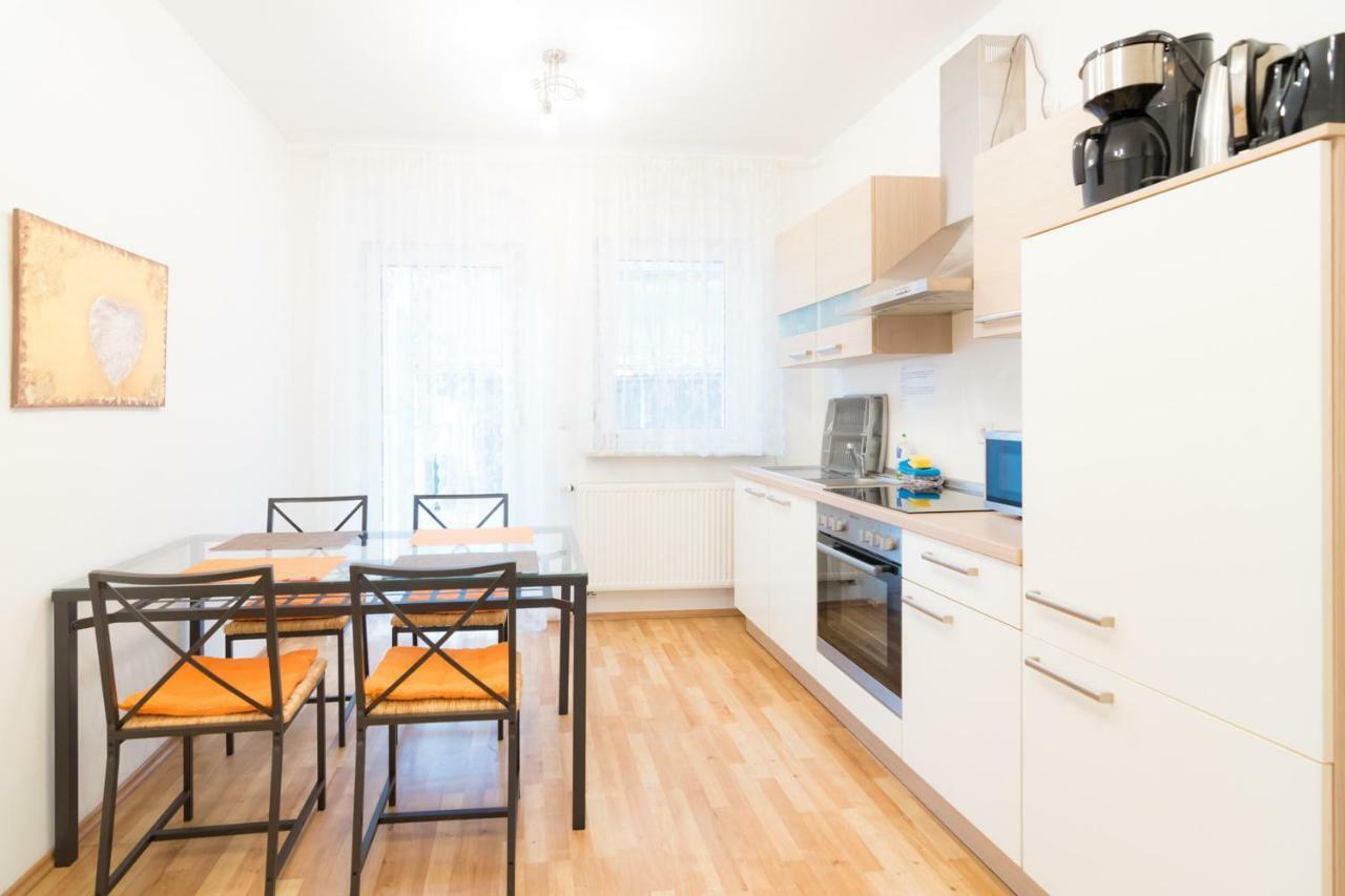 Private Apartments With Direct Subway Entrance Fuerth Ngoại thất bức ảnh