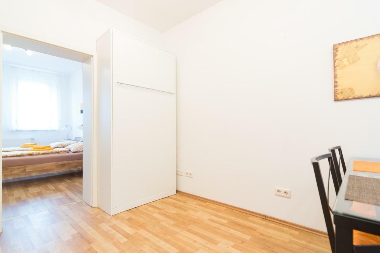 Private Apartments With Direct Subway Entrance Fuerth Ngoại thất bức ảnh