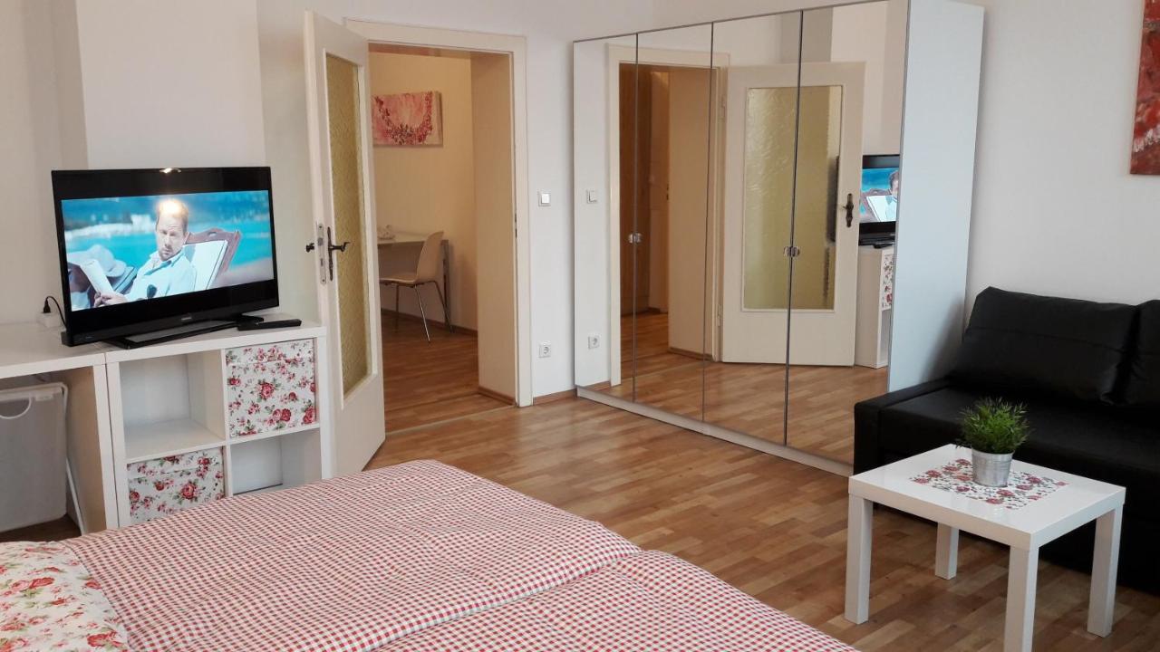 Private Apartments With Direct Subway Entrance Fuerth Ngoại thất bức ảnh