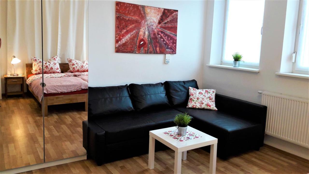 Private Apartments With Direct Subway Entrance Fuerth Ngoại thất bức ảnh